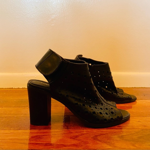 Christian Siriano | Open-Toe // Open-Back Chunky Heels - Picture 2 of 6